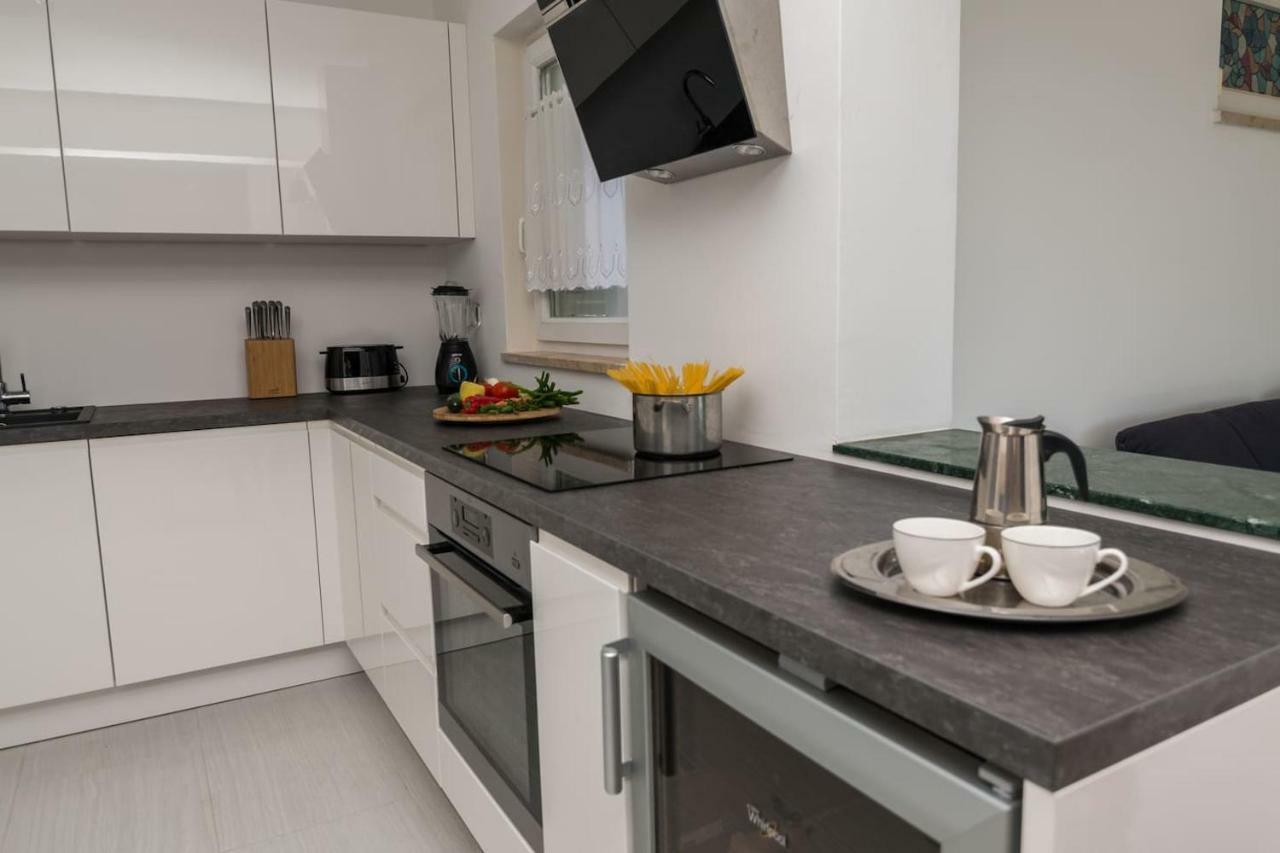 Apartment Sun View Малий Лошинь Екстер'єр фото