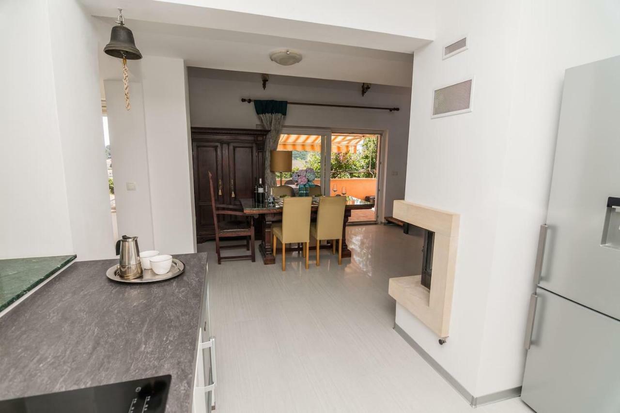 Apartment Sun View Малий Лошинь Екстер'єр фото